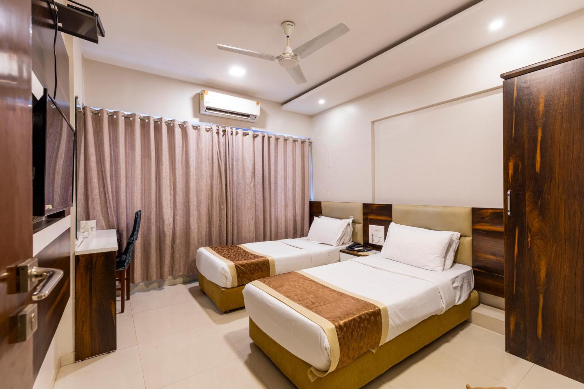 Hotel Embassy Park - Bkc Bombay Exterior foto