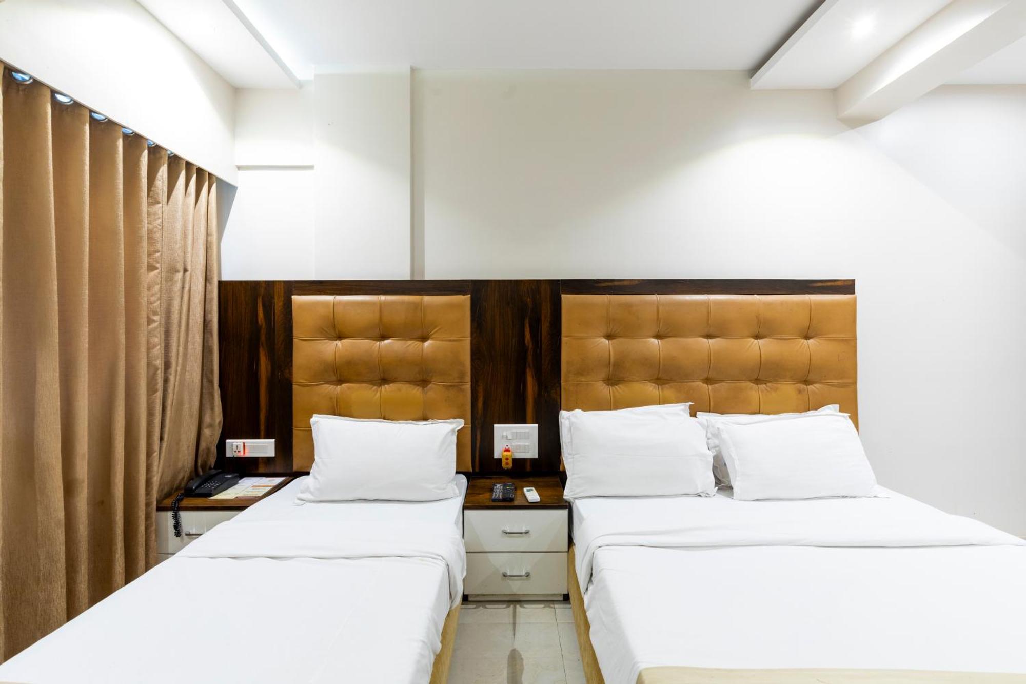 Hotel Embassy Park - Bkc Bombay Exterior foto